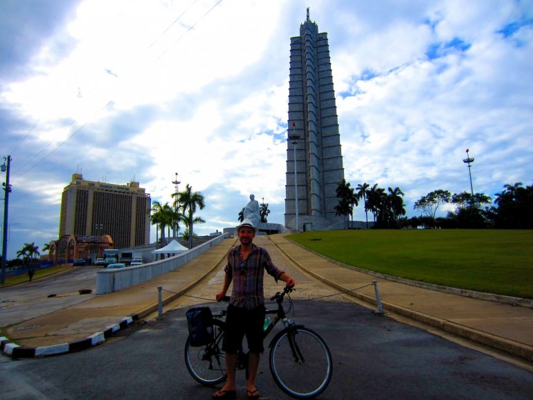 Radreise Kuba: Ich vor dem José Martí Monument