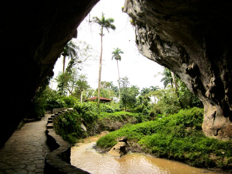 Cycling Cuba: Cave with river