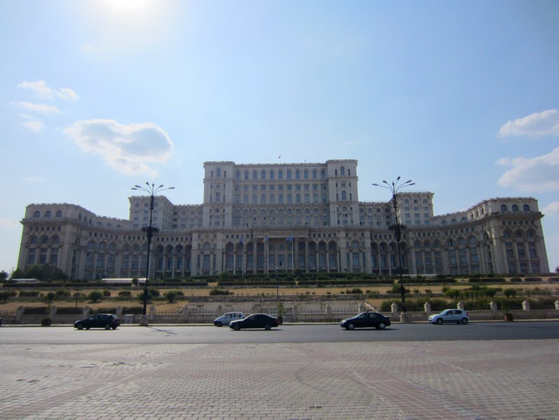 1000 Pannen vor Kazantip: Der Palast von Ceausescu in Bukarest