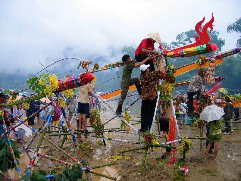 Festivals around the world: People with self-built rockets