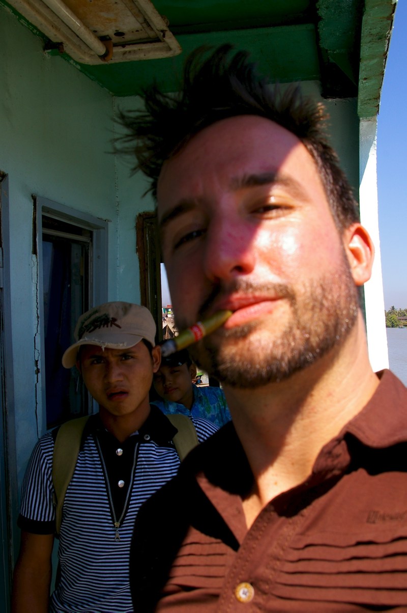 Ayeyarwaddy: marco Buch smoking a Cheroot