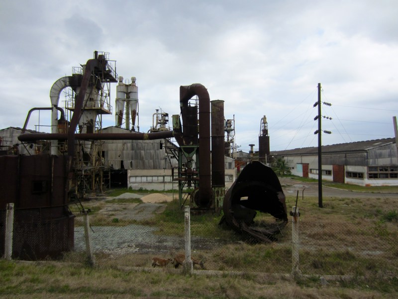 Derelict sugar factory along the tracks of the Hershey Train: 