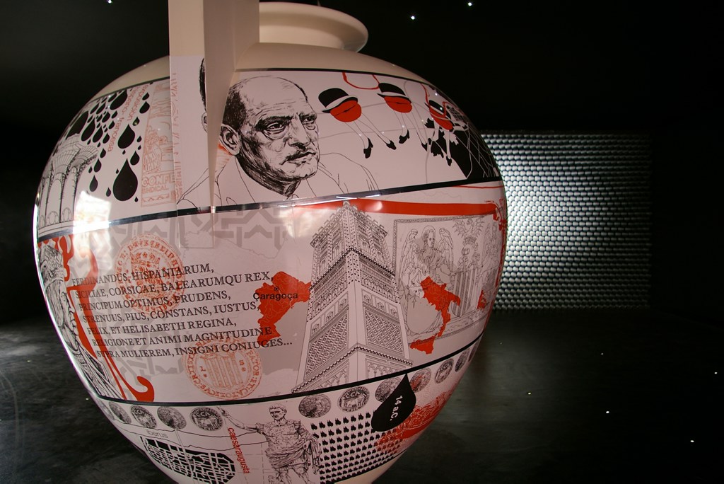 Expo Zaragoza: painted vase