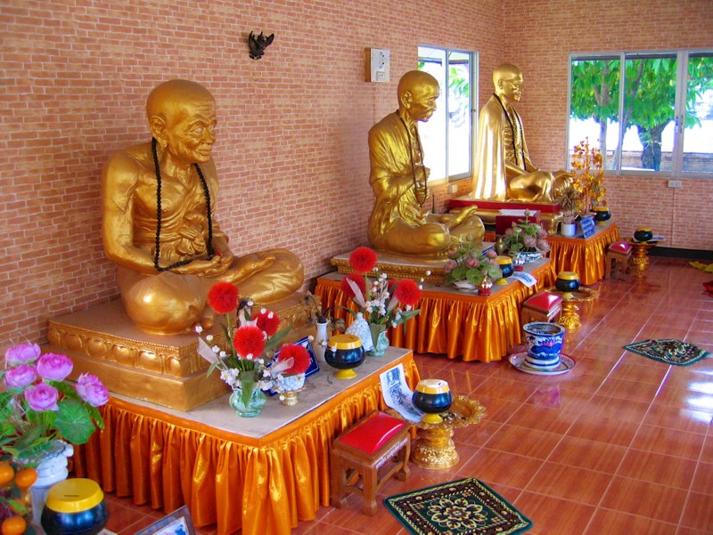 Temples in Chiangmai: Inside Wat Prasat