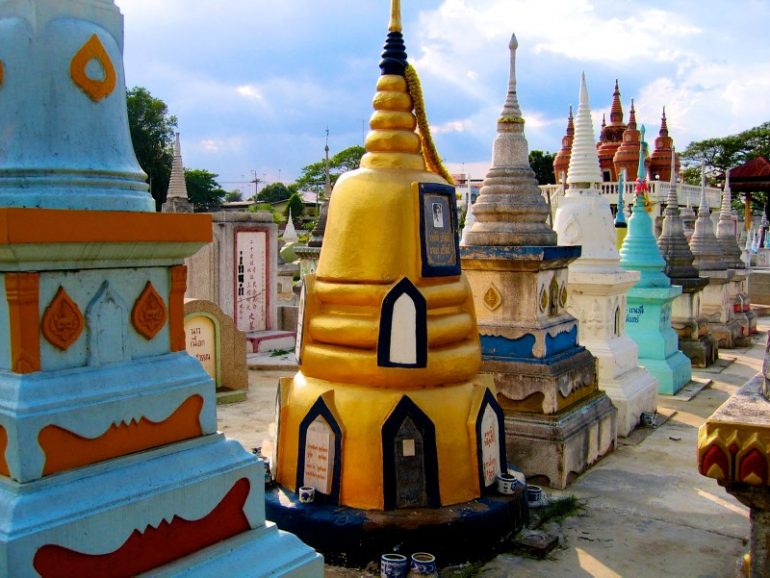 Most beautiful cemeteries: Stupas in Kanchanaburi