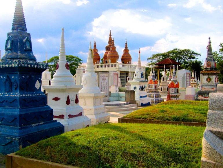 Most beautiful cemeteries: Stupas in Kanchanaburi