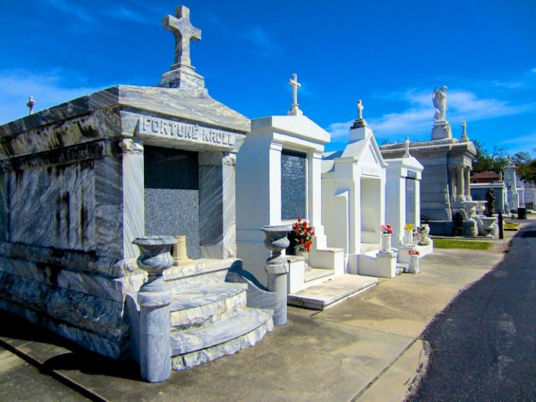 Most beautiful cemeteries: Graves at the City of the Dead