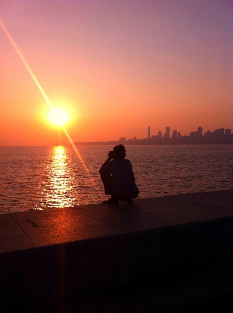 Jogging in Mumbai: Sonnenuntergang am Chowpatty Beach