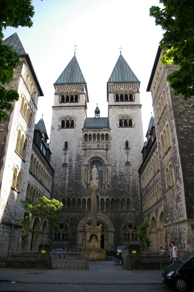 Außergewöhnliche Orte in und um Berlin: Kirche in der Berliner Wrangelstrasse