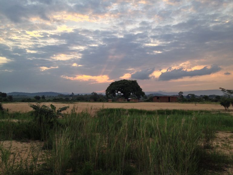 Sonnenuntergang über der Landschaft am Malawi-See