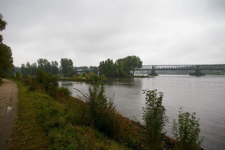 Main und Rhein an der Mainmündung Wiesbaden