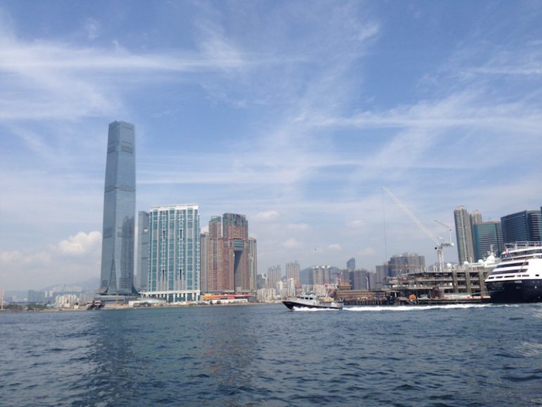Hong Kong Sehenswürdigkeiten: Blick auf Kowloon von der Star Ferry