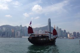 Blick über den Victoria Harbour von Kowloon