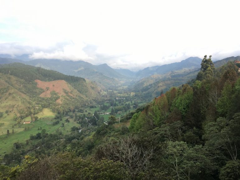Kolumbien Reisetipps: Blick von einem Aussichtspunkt in Salento