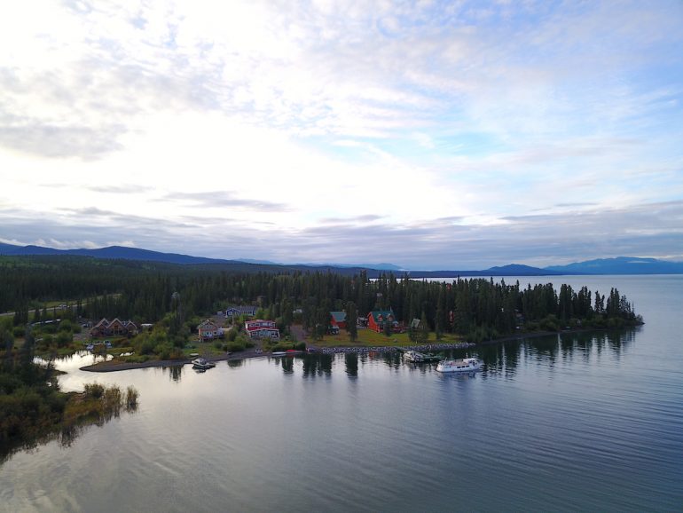Yukon: Vogelperspektive auf See und das Inn on the Lake