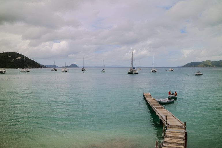 Britische Jungferninseln: Blick auf Cane Garden Bay Tortola