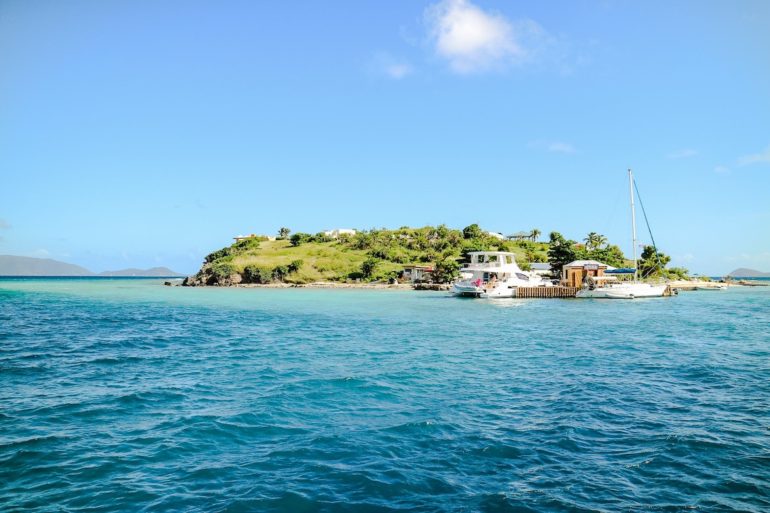 Britische Jungferninseln: Blick auf Marina Cay
