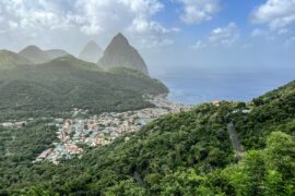 Vulkane Stadt Meer Regenwald Saint Lucia Karibik