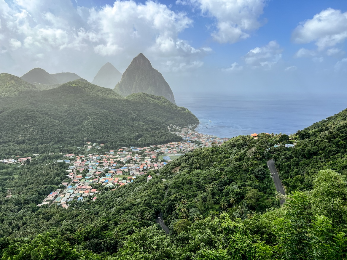 Vulkane Stadt Meer Regenwald Saint Lucia Karibik