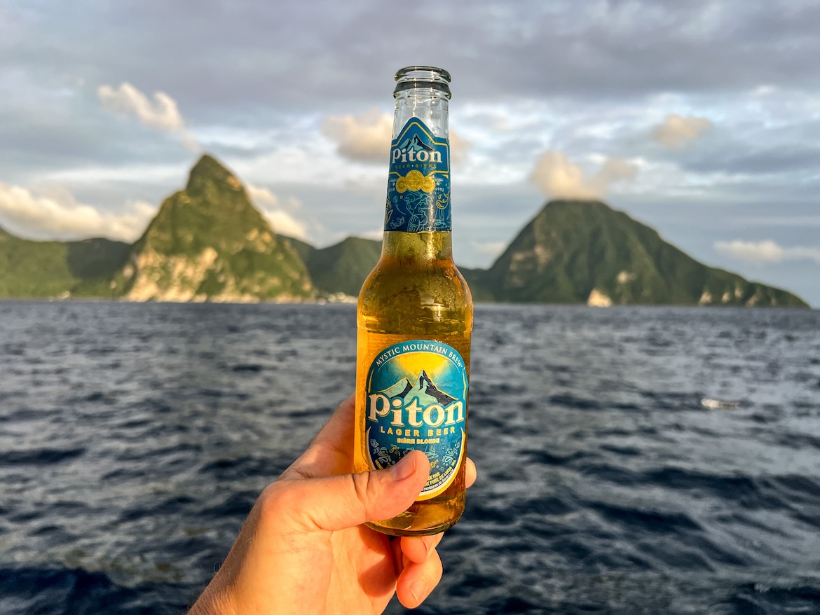 Bierflasche Pitons Saint Lucia Karibik